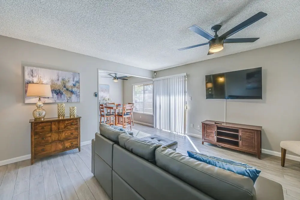 Cozy Fresno Condo w/ Balcony & Pool Access — фото 2