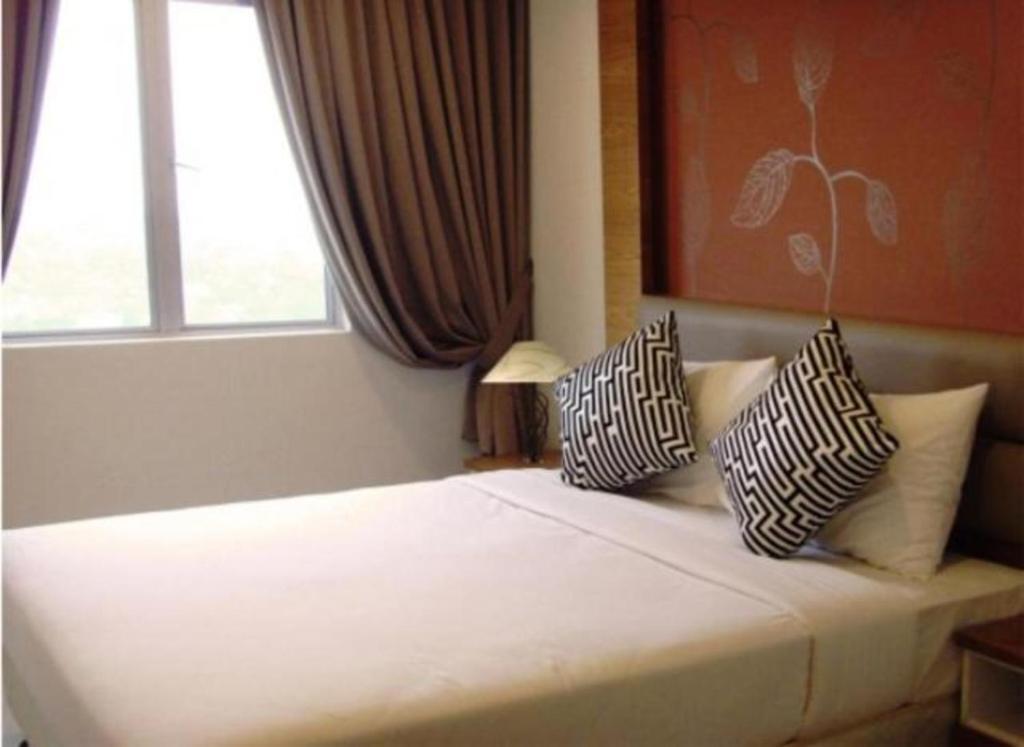 Duta Hotel & Residence