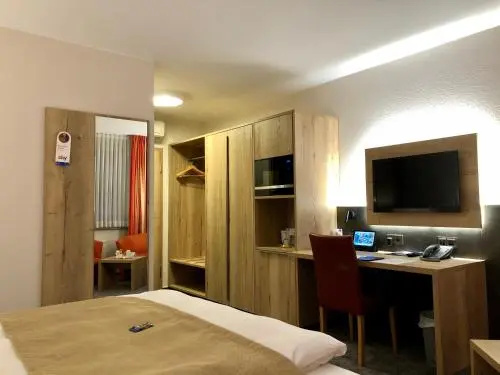 Hotel Merkur - 2