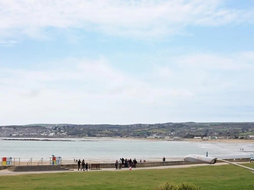 Beach & Waterfront