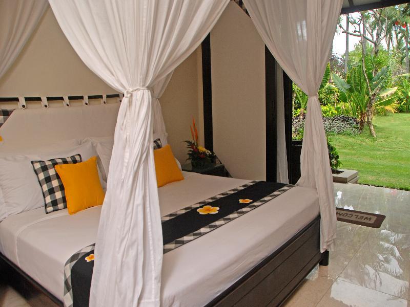 Legian Beach Hotel
