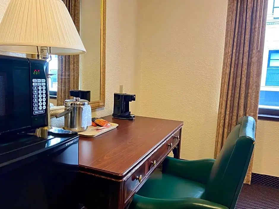 Double Suite (full double bed)