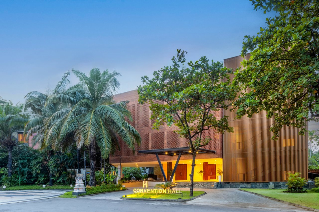 HARRIS Hotel & Residence Sunset Road Bali