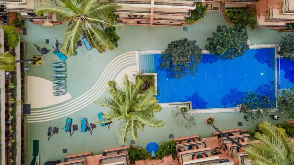 Standard Double room with pool view (full double bed)