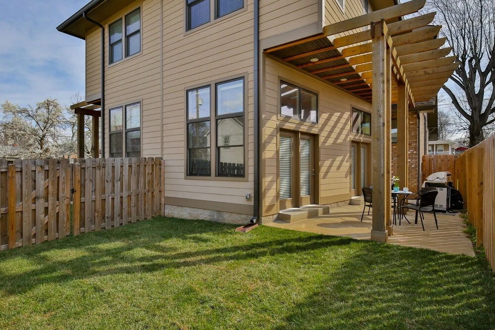 4BR/3BA Music Row House B by RedAwning