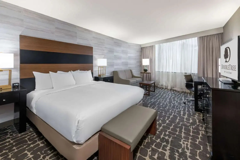 Standard Double room with mountain view (full double bed)