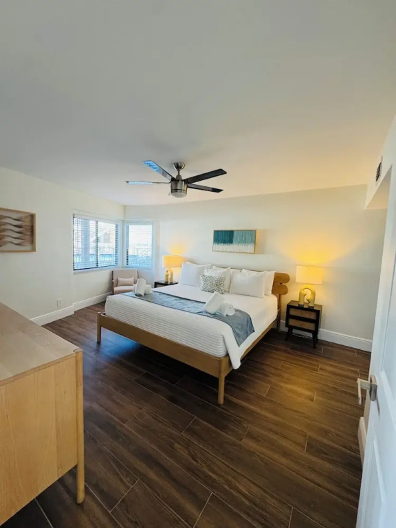 Suite with pool view