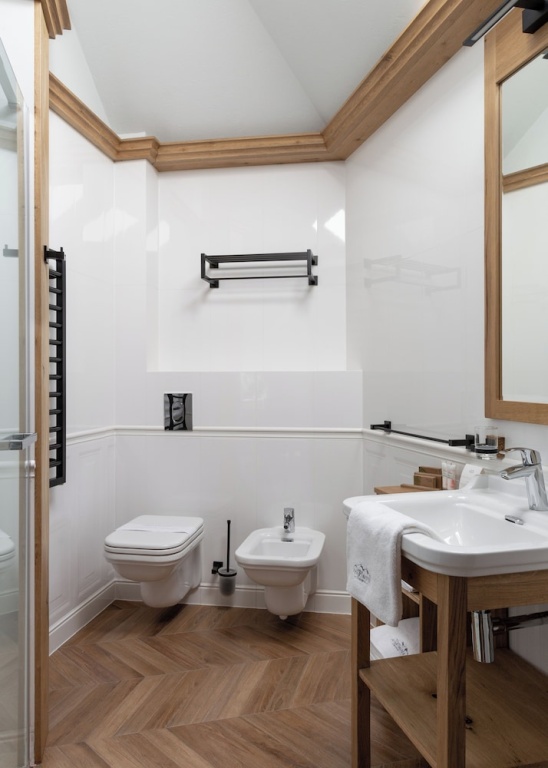Deluxe Double room (full double bed) (queen size bed)