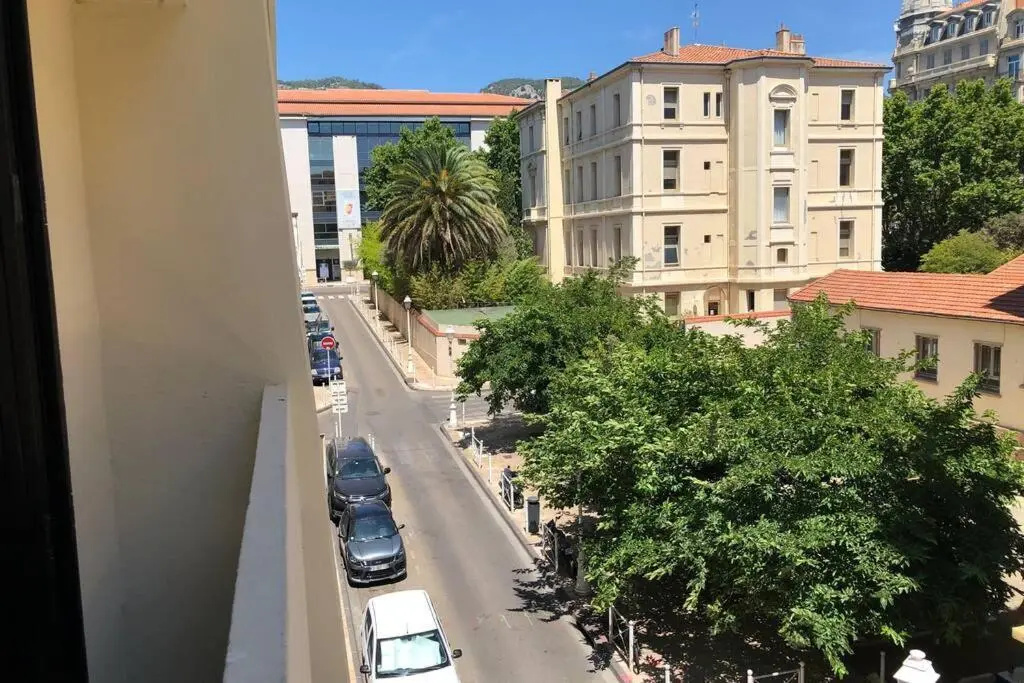 Magnifique T3 Dans Une Résidence Au Centre De Toulon