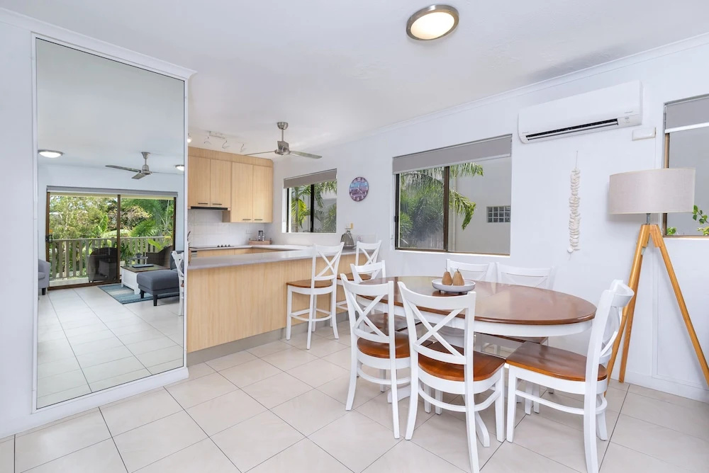 Seascape Holiday-Tropical Reef Apartment