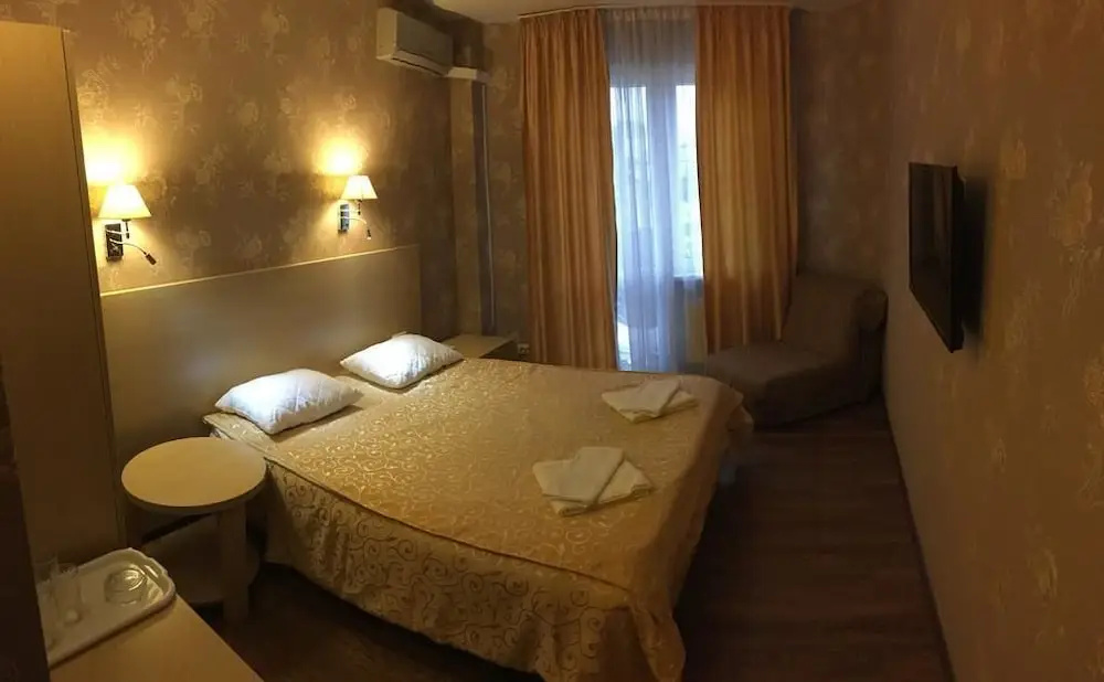 Standard Double room with balcony (full double bed)