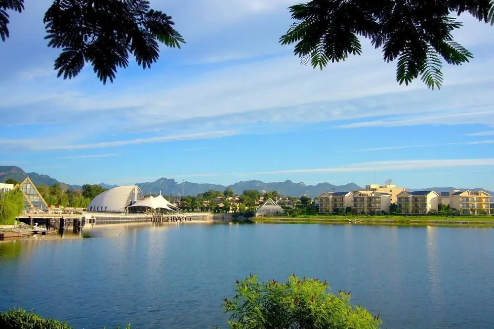 Beach & Waterfront