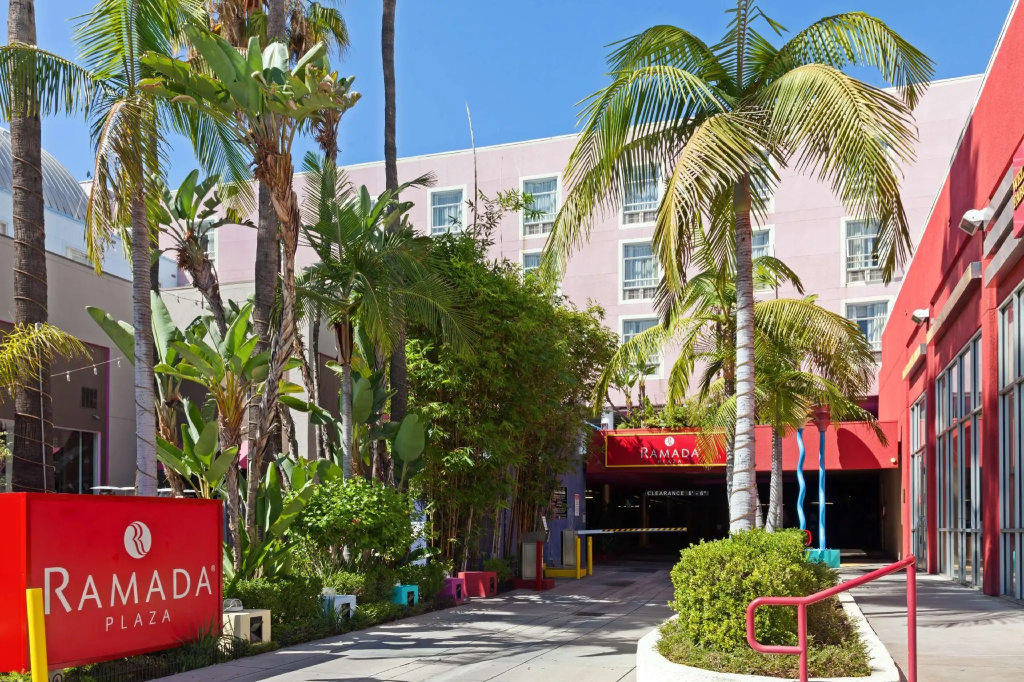 Ramada Plaza by Wyndham West Hollywood Hotel & Suites - Chambres