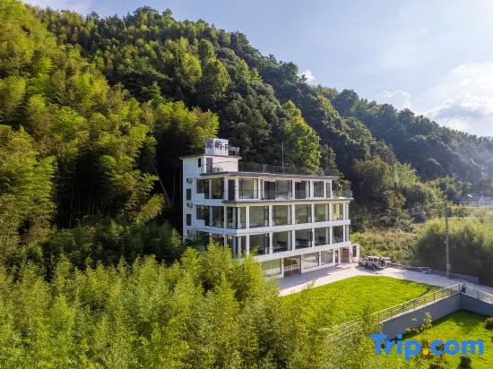 Wuyu·River | Family-Friendly Stream Trekking Luxury Homestay