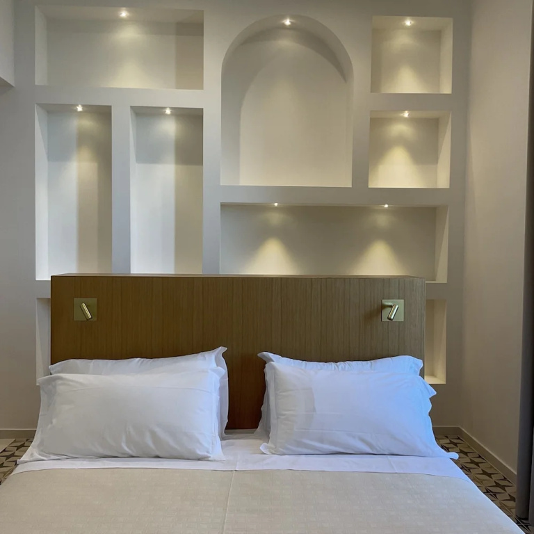 Deluxe Double room with balcony (full double bed)