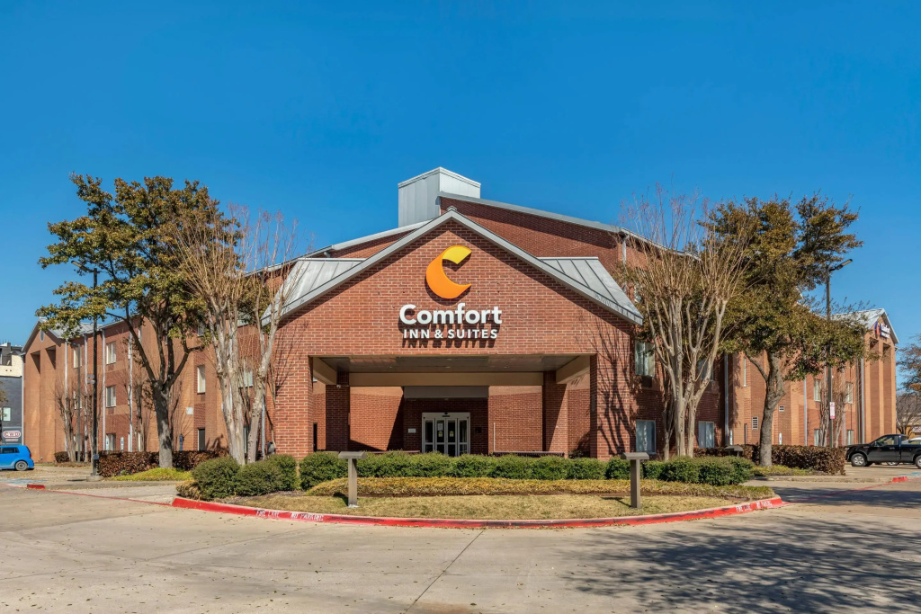 Comfort Inn & Suites North Dallas - Addison — фото