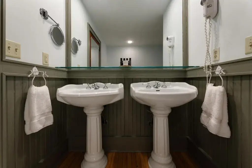 Friends Lake Inn - Chambres