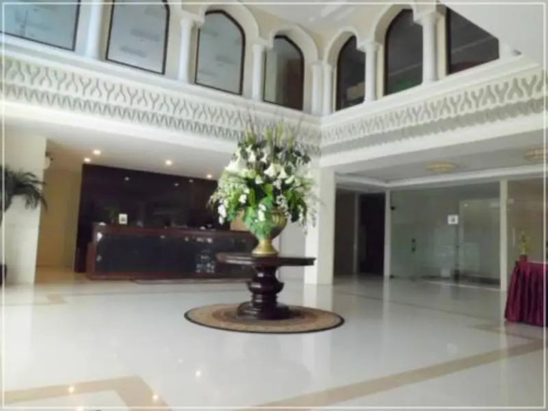 Lobby & Reception