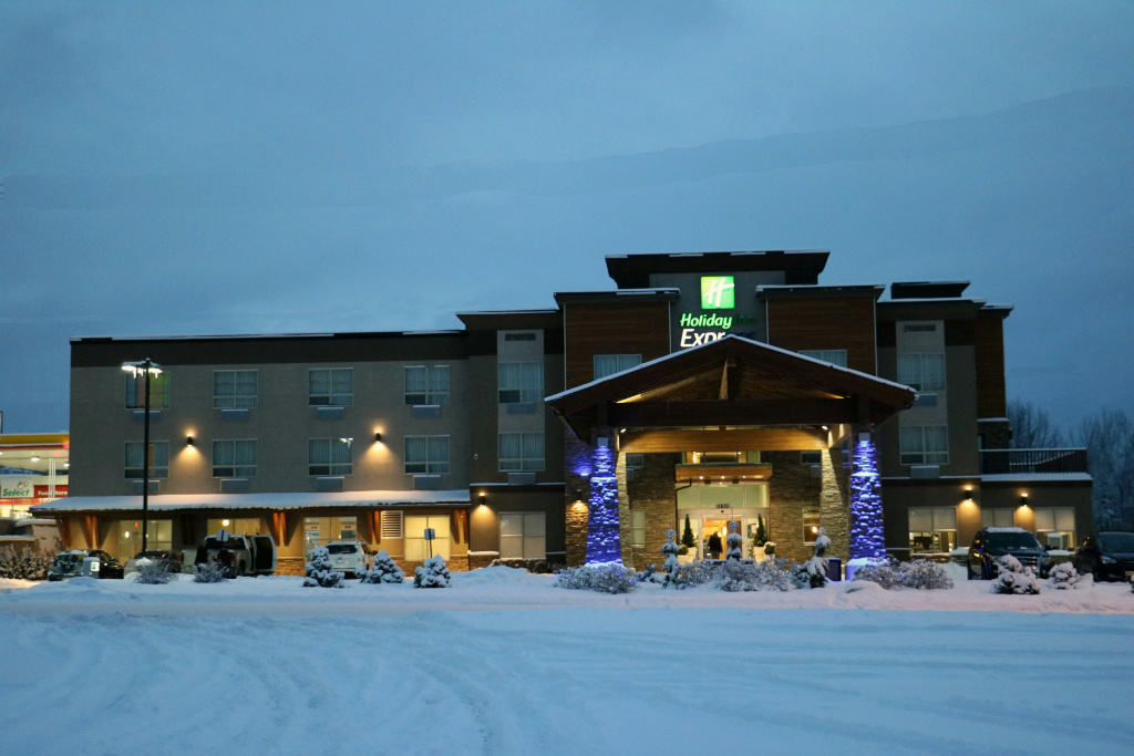 Holiday Inn Express Golden-Kicking Horse by IHG