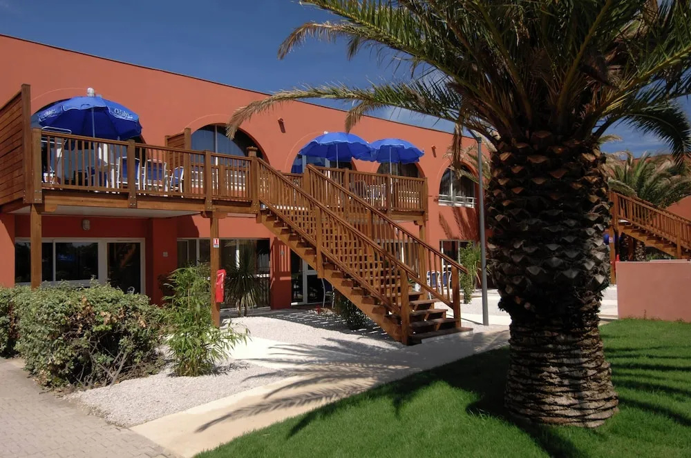 Relaxed Beachside Living