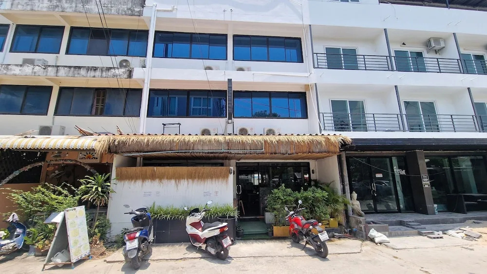 Golden Monkey Samui