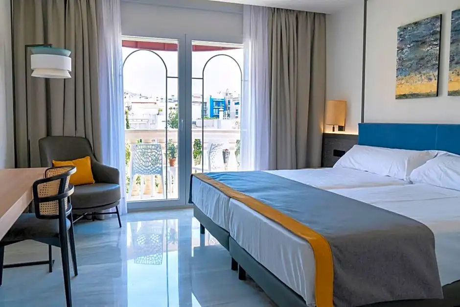 Hotel URH Sitges Playa - Chambres