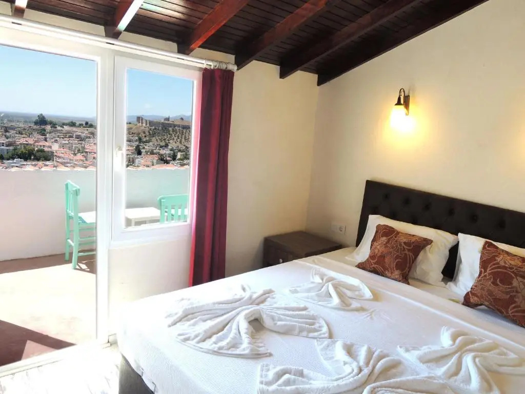 Standard Triple room with balcony