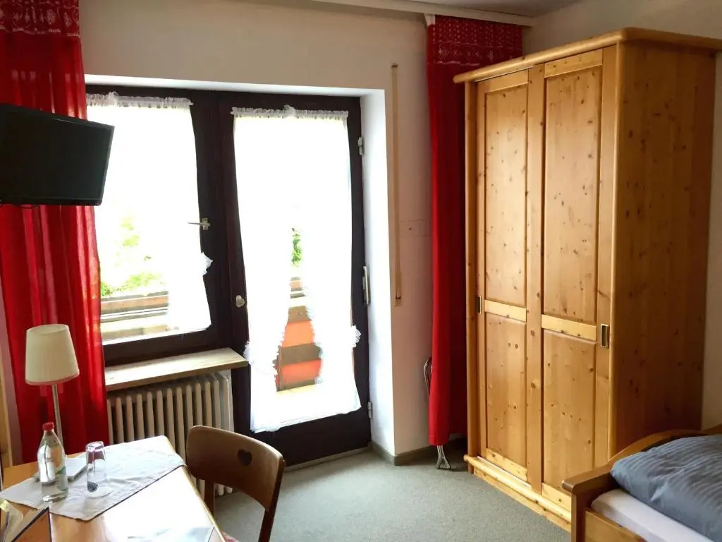 Economy room