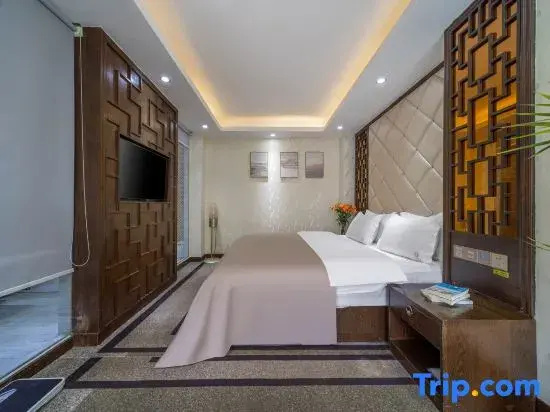Standard Double room with balcony (full double bed)
