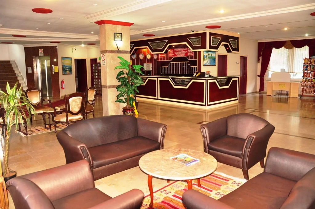 Mustis Royal Plaza Hotel — фото