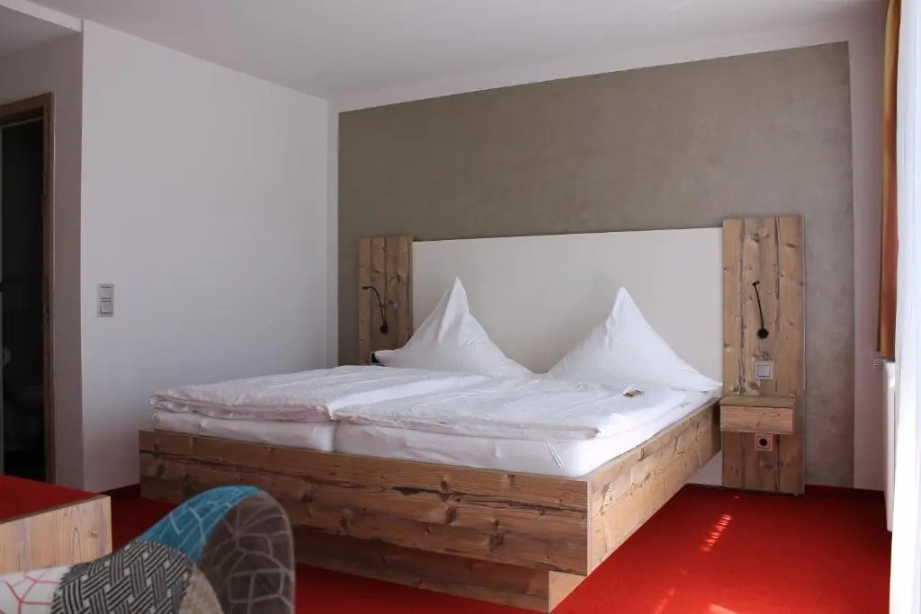 Standard Double room with balcony (full double bed)