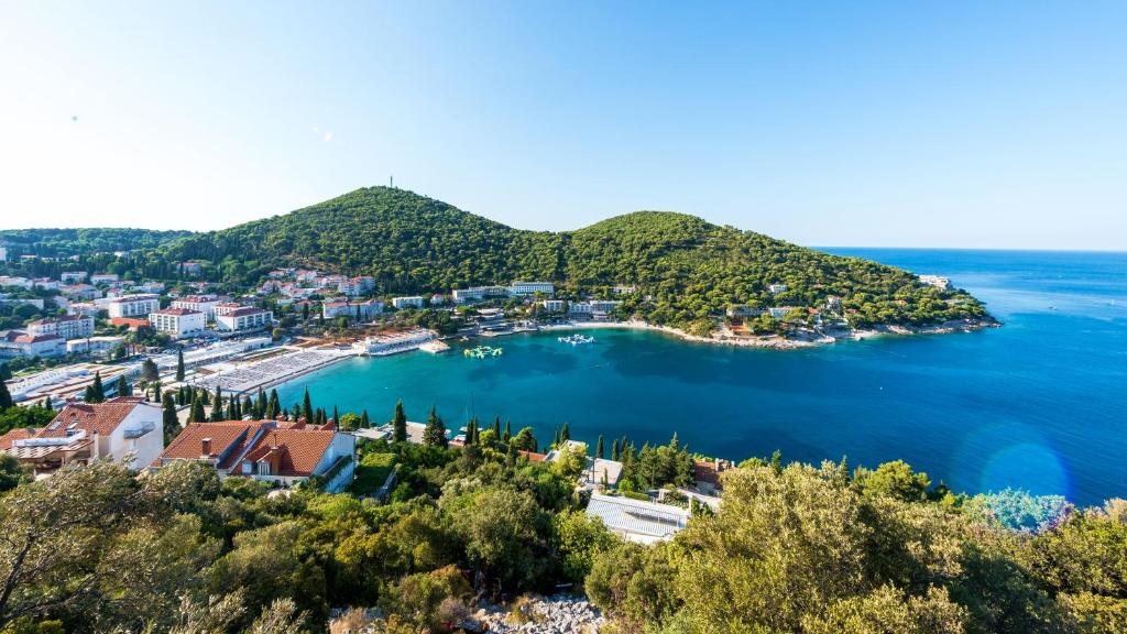 Beach & Waterfront