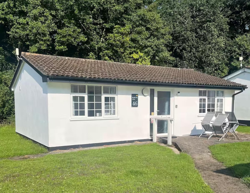 2 Bed Cottage - Sleeps 5 - Pets - Parking - Garden