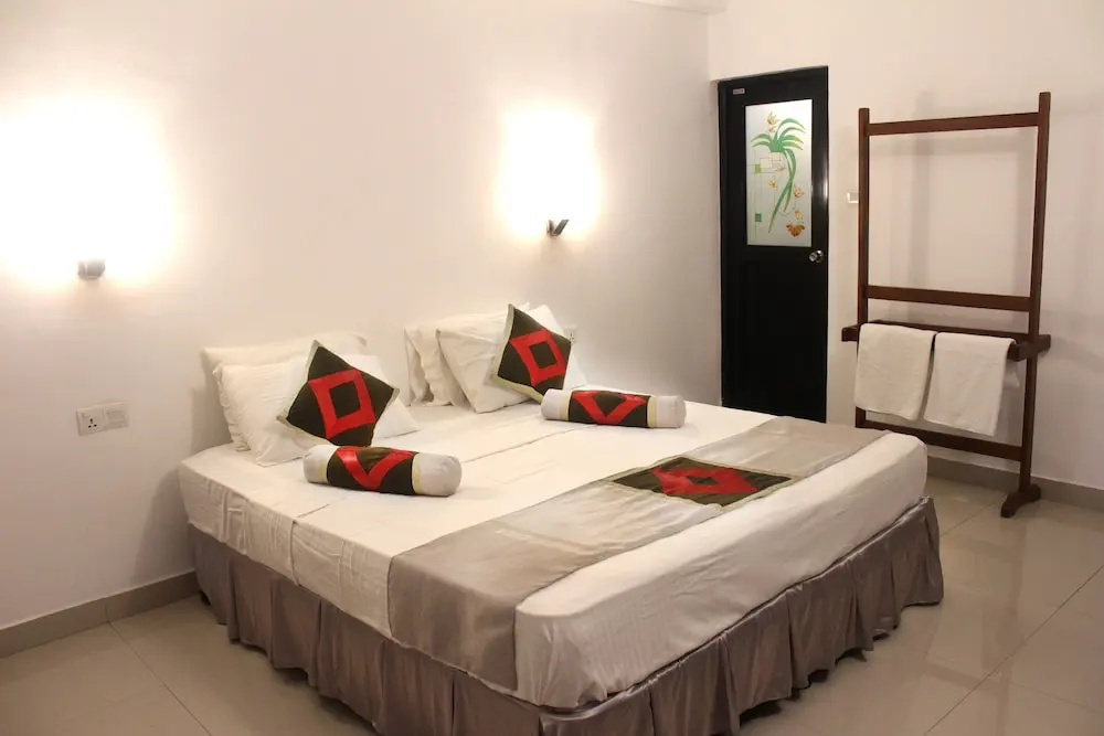 1 Bedroom Superior Double room with balcony (full double bed)