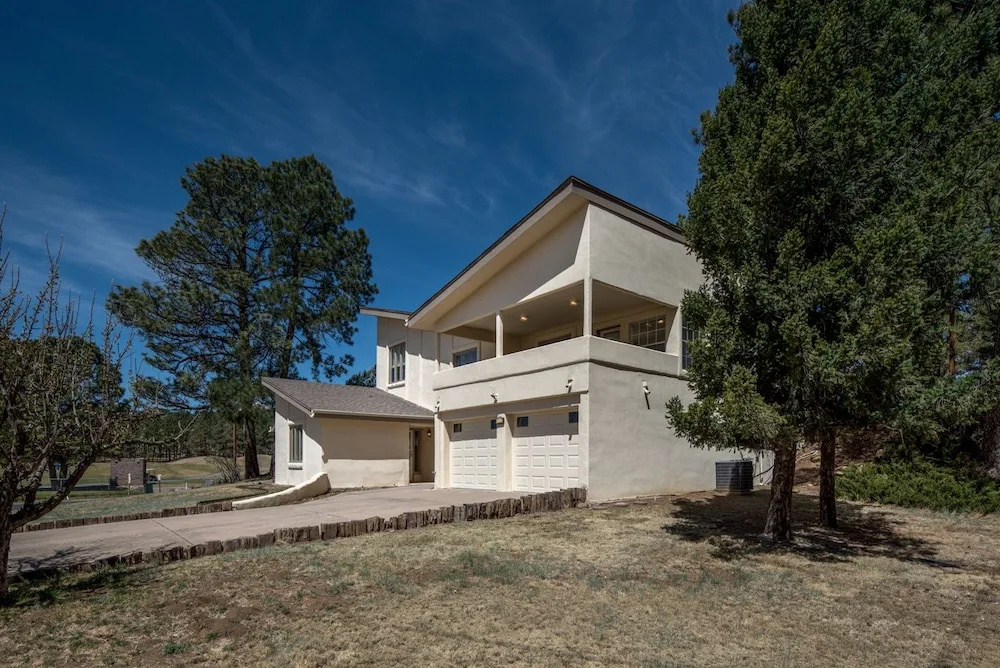 101 Williams - Three Bedroom Cabin