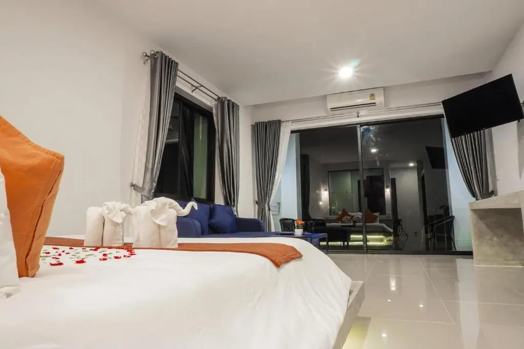 Deluxe Studio