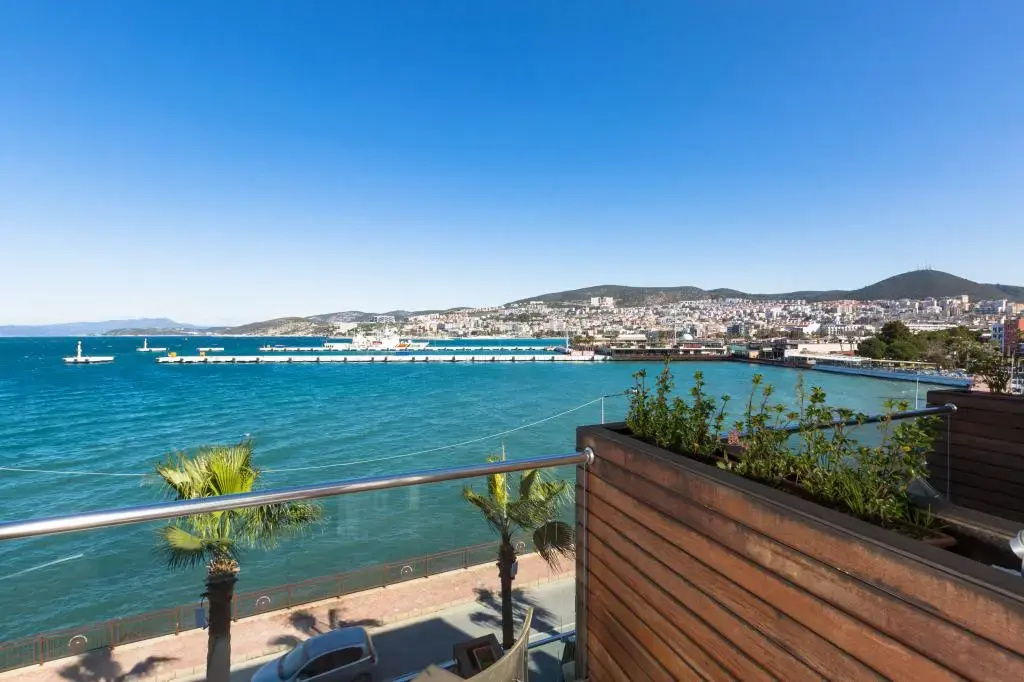 Beach & Waterfront