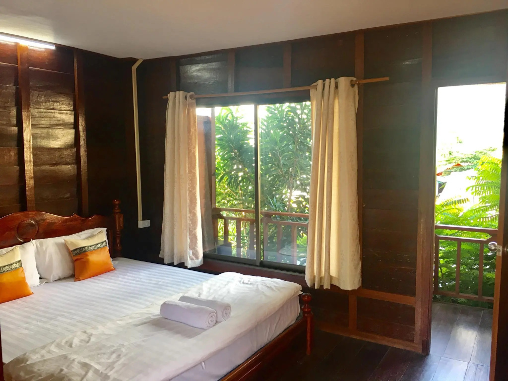 Standard Double room (full double bed)