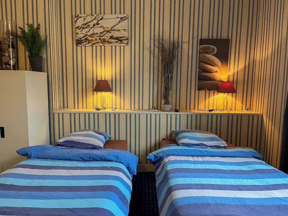Economy room