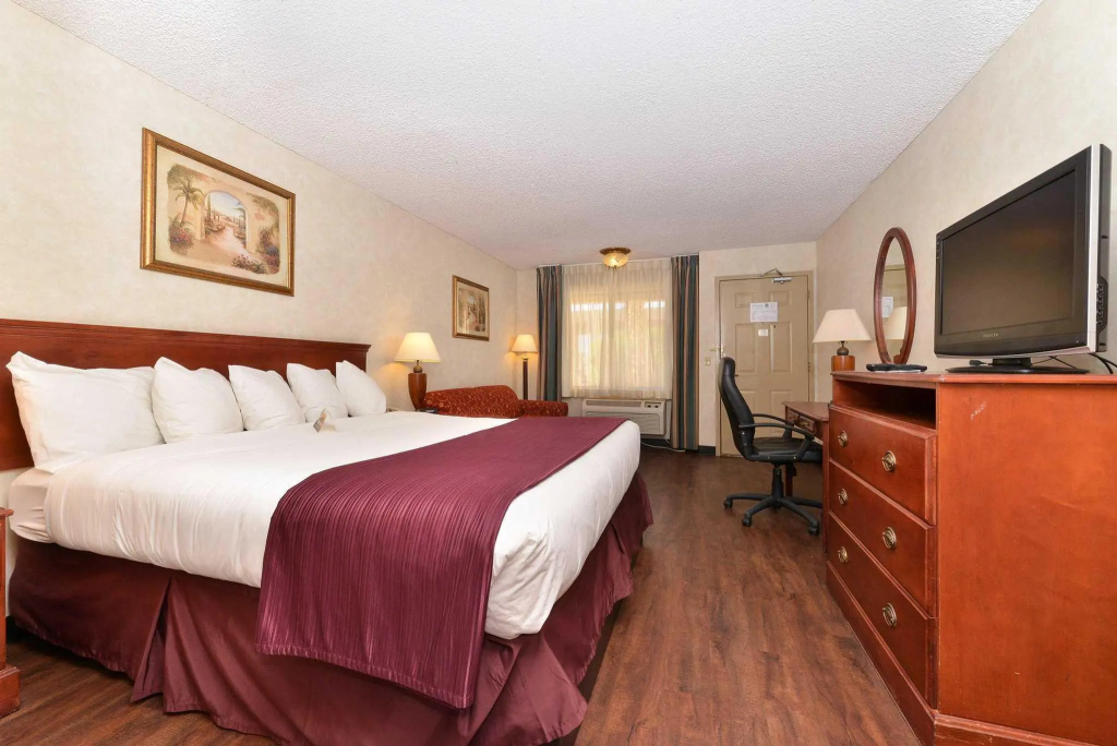 Economy room