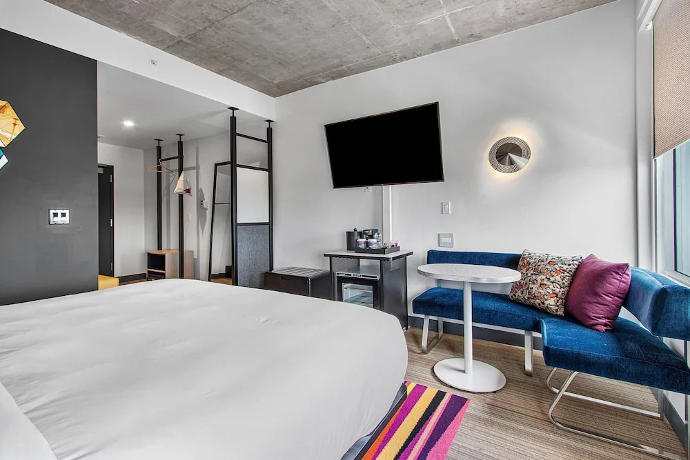 Double Suite with balcony and with city view (full double bed)