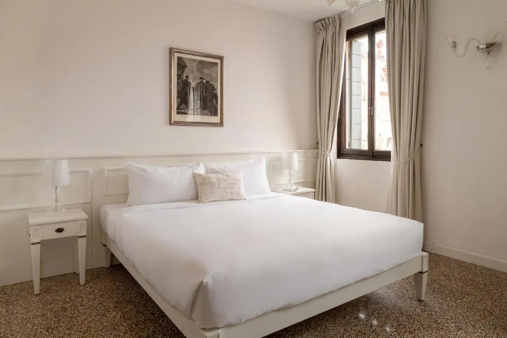 Superior Double room (full double bed)