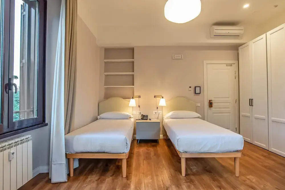 Classic Double room (full double bed)