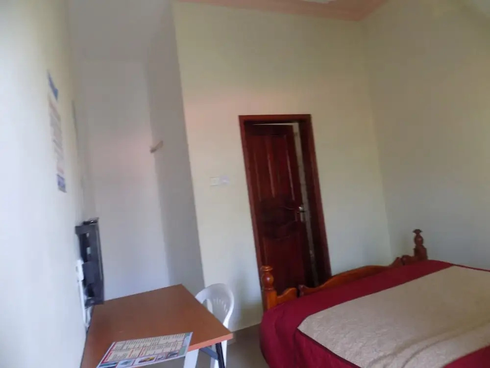 Deluxe Hotel - Ishaka - Chambres