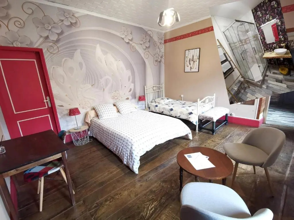 Standard Triple room with garden view
