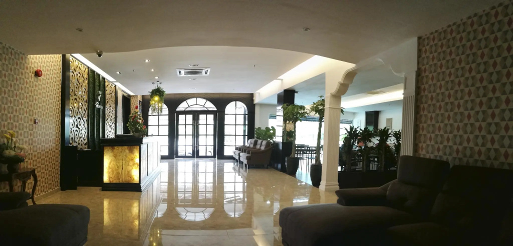 Lobby & Reception