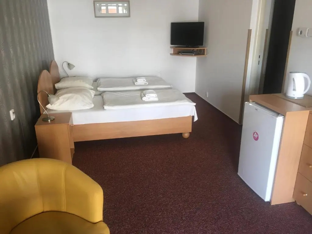 Standard Double room (full double bed)
