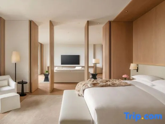 2 Bedrooms Suite with lake view