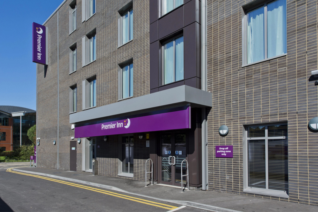Premier Inn Sevenoaks - фото 10