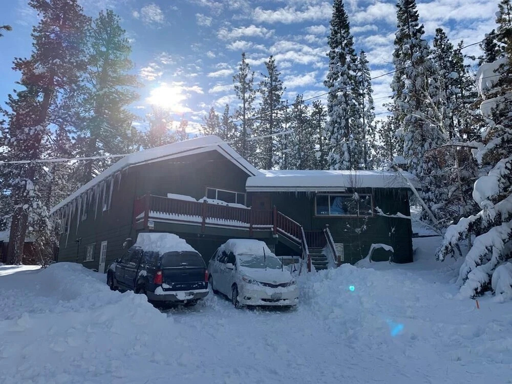 006 - 12 Bear Lodge